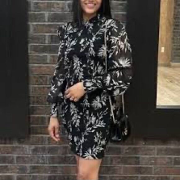 DYNAMITE Bodycon chiffon sleeve dress Ba&sh floral print above knee - Picture 1 of 4